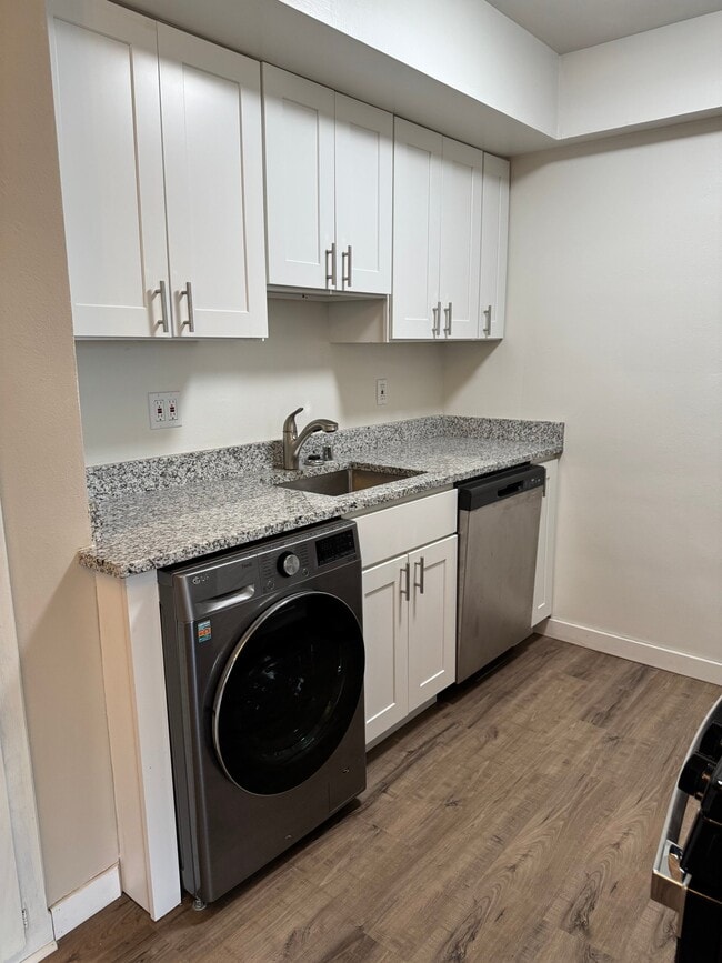 Photo - 2260 N Summit Ave Unit 105