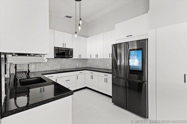 Photo - 20221 NW 8th St