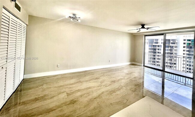 Photo - 770 Claughton Island Dr Unidad 2105