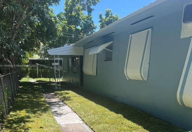 Building Photo - 1540 NW 55th Terrace Unit 1542 Rental