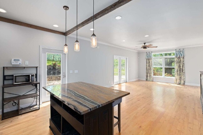 Photo - Charming 2 Bed / 3 Bath Home for Rent in Clyde, NC!