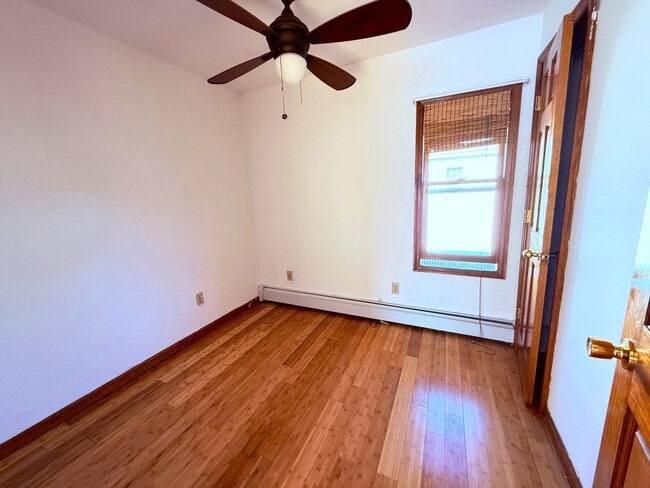 Photo - 0 Rotterdam St