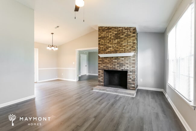 Photo - 111 Palamon St