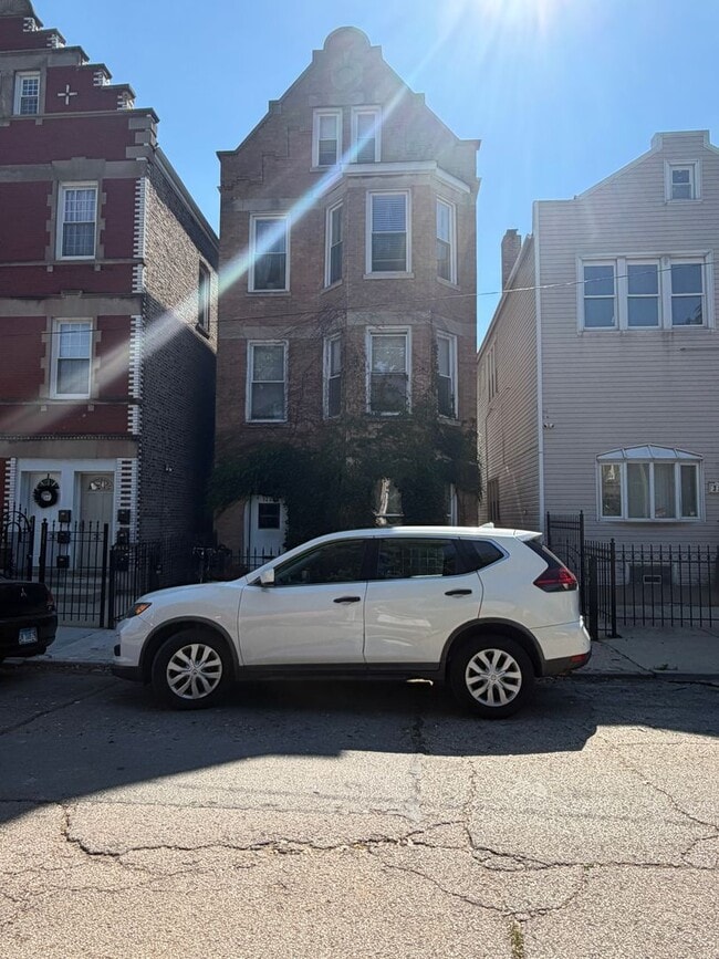 Building Photo - 3223 S Lituanica Ave Unit 2R