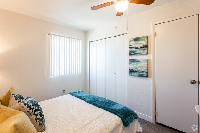 1BR, 1BA - 450 SF - Elevate at South Mountain