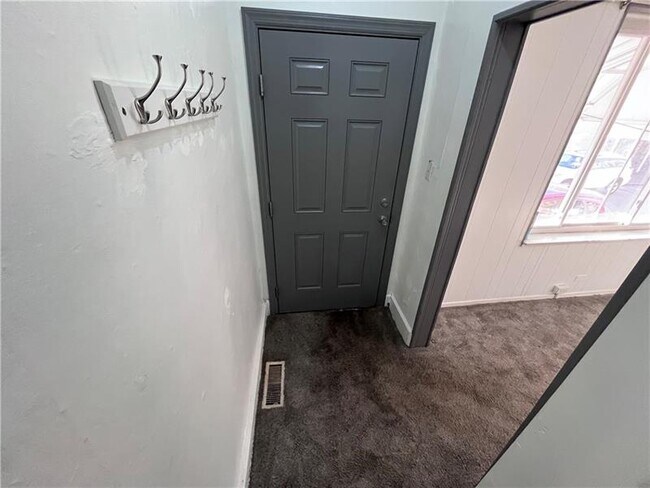 Photo - 73 S 16th St