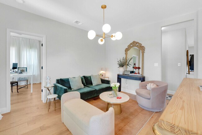 Photo - 902 Bailey Ave