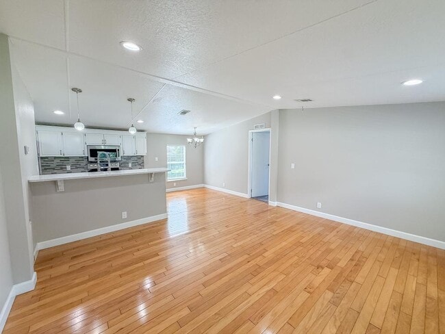 13708 Palm Dr