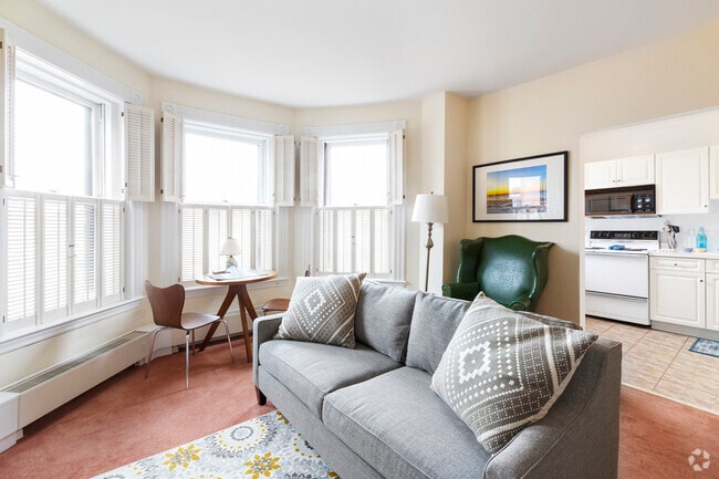 Building Photo - 387 Commonwealth Ave Unit 4B Rental