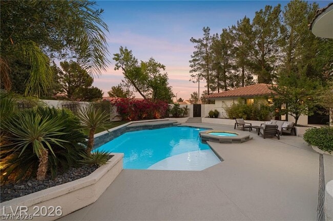 Photo - 2233 Versailles Ct