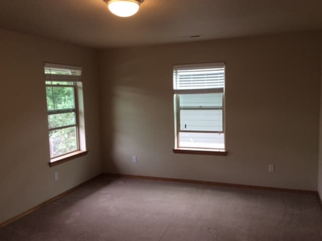 Photo - 668 SE Jack Ave