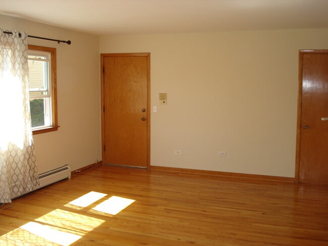 Photo - 3804 North Harlem Avenue Unidad #2