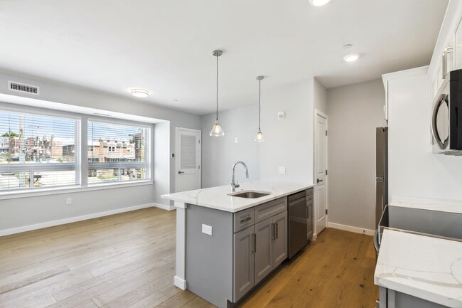 Photo - 3838 Pechin Street