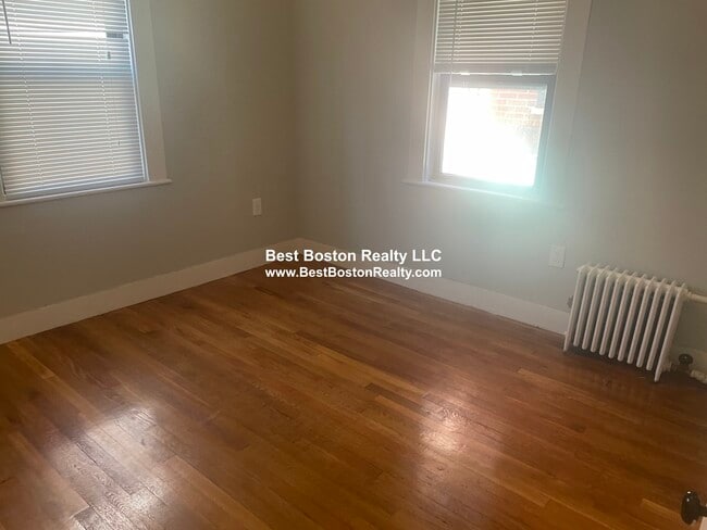 Building Photo - 48 John F. Kennedy St Unit 10