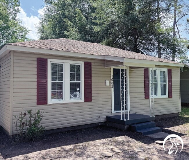 Newly Renovated 2 Bed, 1 Bath Home Near ULM - Newly Renovated 2 Bed, 1 Bath Home Near ULM