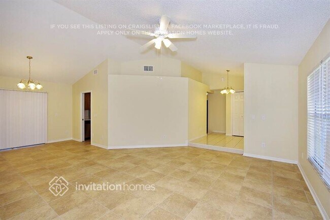 Photo - 20407 Melville St