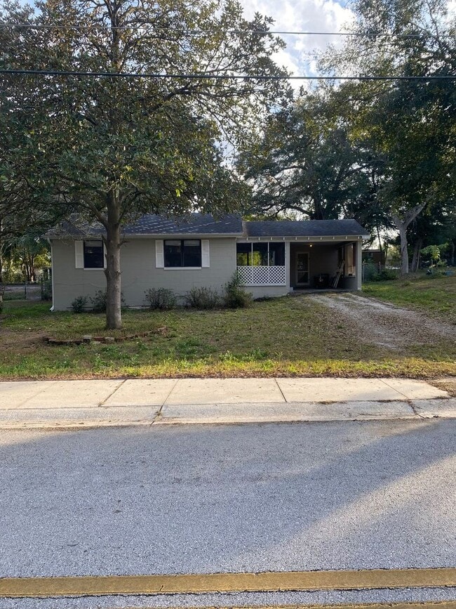 Building Photo - 2 Bed 1 Bath Home | Carport | Pet Friendly with Fenced Yard | Washer Dryer Hook Ups | Section 8 W...