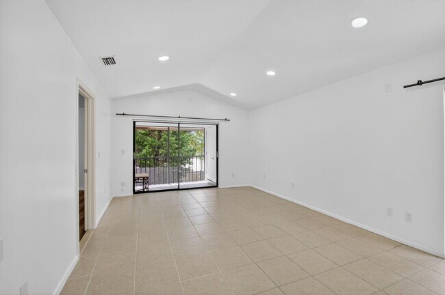 Photo - 5151 W Club Cir Unit 205