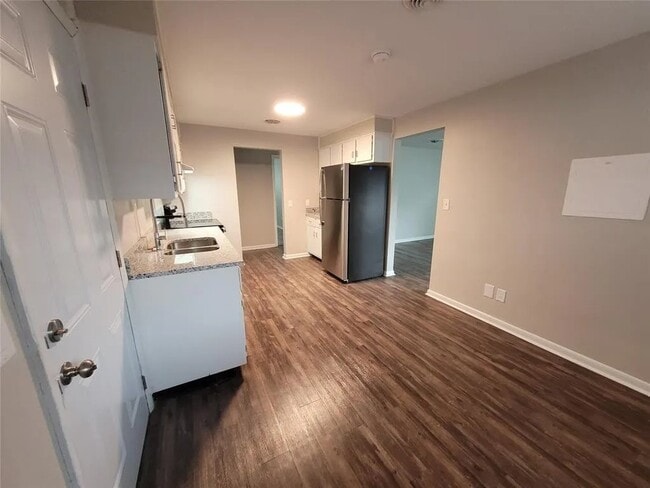 Photo - 2518 E 5th St