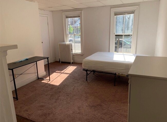 Photo - 97 Oak St Unit 1st floor front