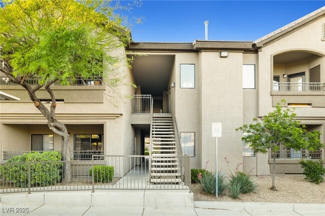 Photo - 8250 N Grand Canyon Dr House