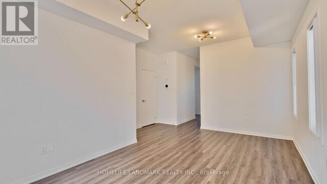 Photo - 225 Birmingham St