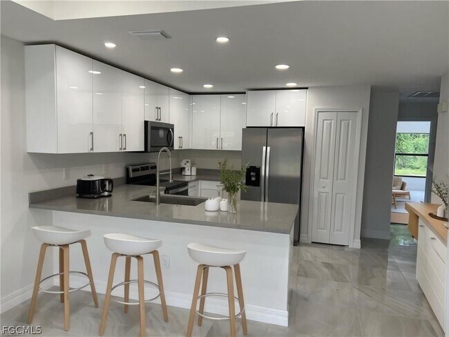 Photo - 4854 30th St SW