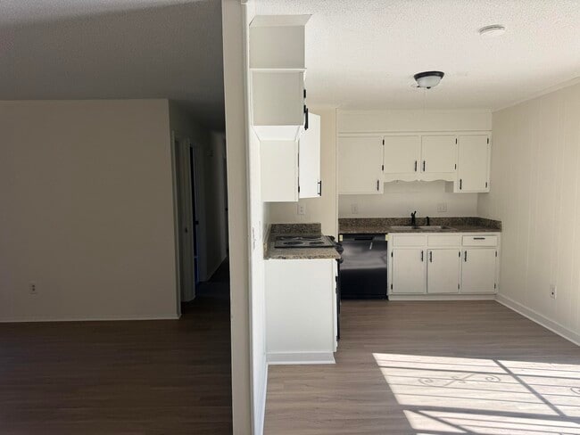 Photo - 3714 Oslo Rd