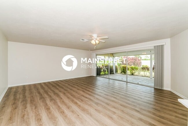 Photo - 3 Bedroom Pet-Friendly Home in CAPE CORAL, FL with Main Street Renewal