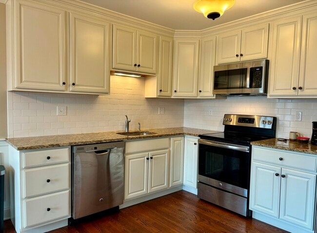 Photo - 67 W Main St