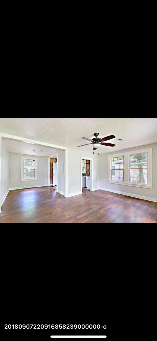 Photo - 2684 Houston St