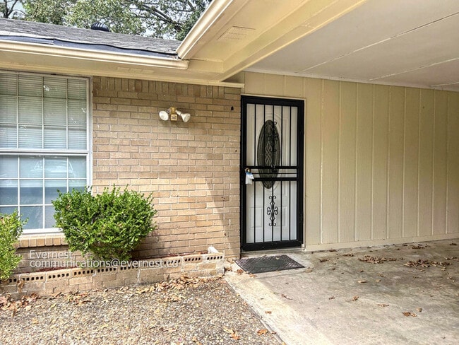 Photo - 9105 Peach Tree Ln