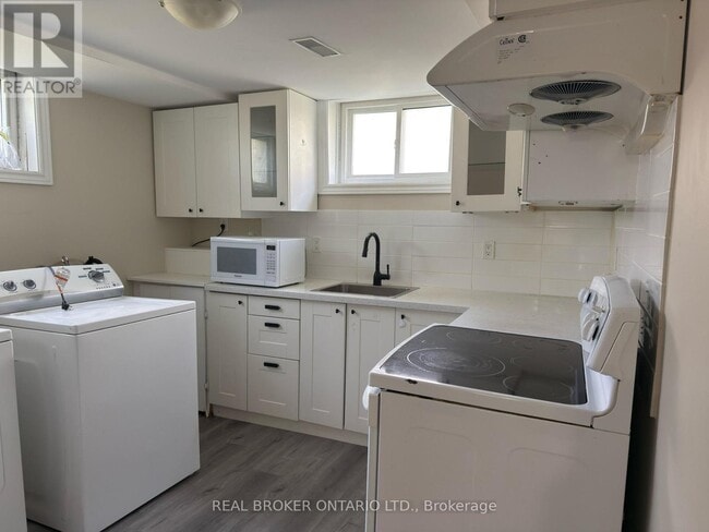 Photo - 311 Wallace Ave S