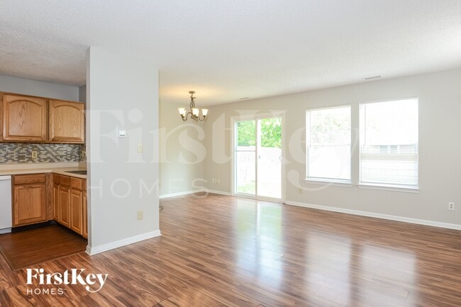 Photo - 1319 Freemont Ln