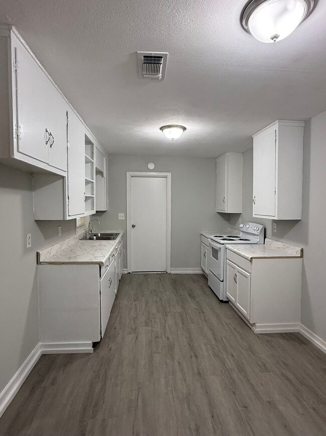 Photo - 4246 Oaklawn Dr