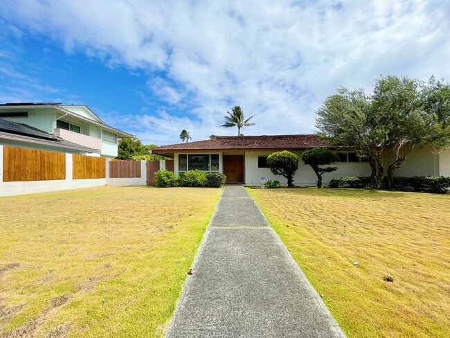 4/2 Pet Friendly Spacious Beachside Kailua... - 4/2 Pet Friendly Spacious Beachside Kailua... House