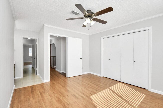 Photo - 315 Muirwood Ln