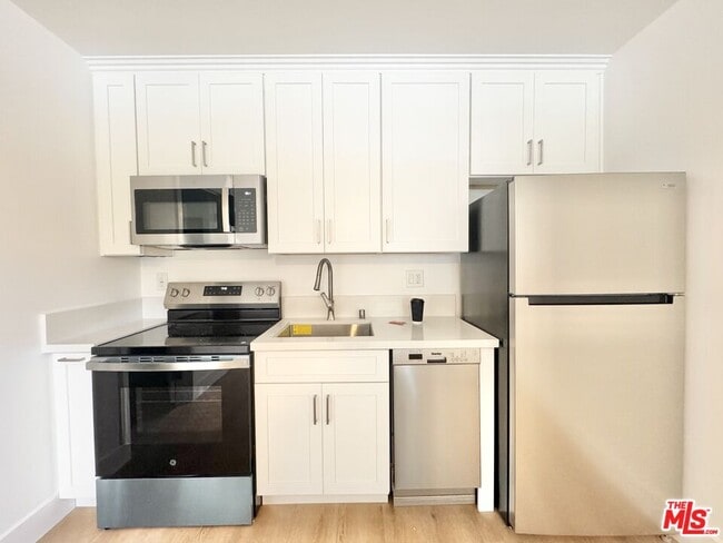 Photo - 3522 Bellevue Ave