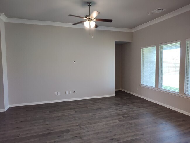 108 Hardwood Dr