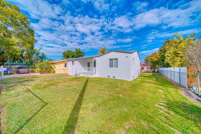 4345 SW 5th St