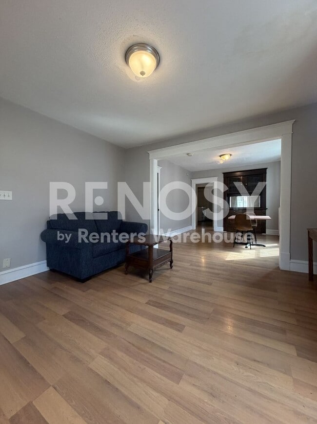 Photo - 2925 2nd Ave S