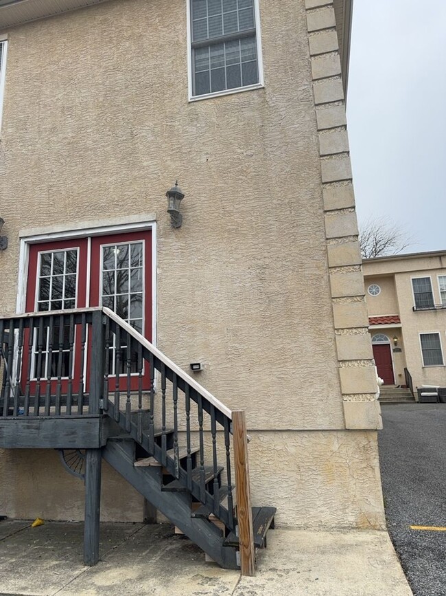Photo - Villas of Little Italy - Open Concept Livi...