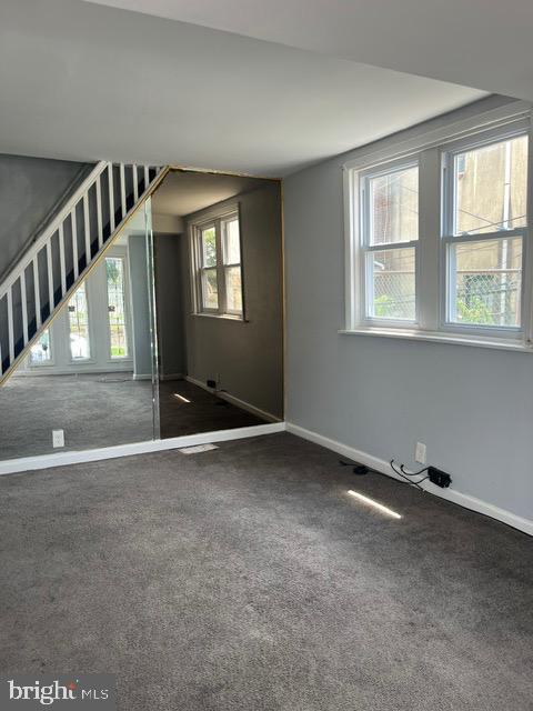 Photo - 2070 Haines St