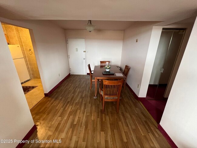 Photo - 220 Linden St