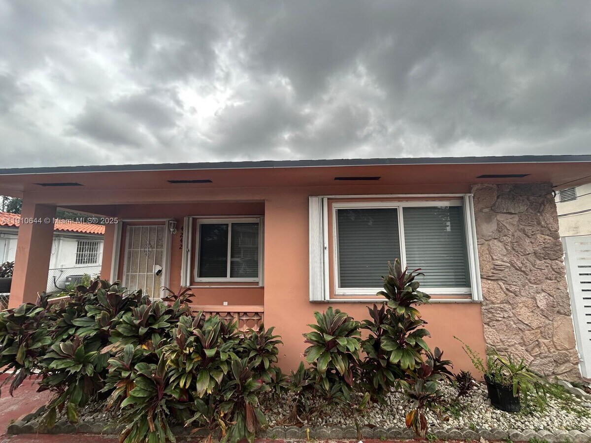 Photo - 4242 NW 5th St Unidad 4242