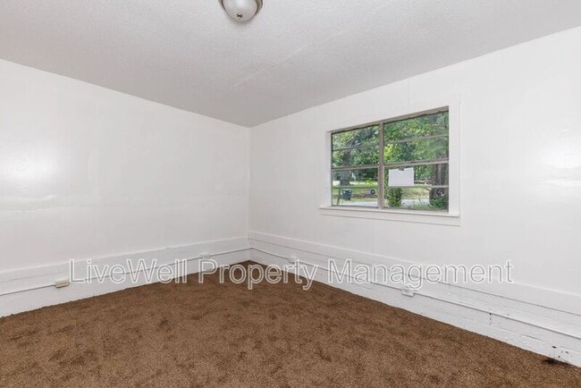 Photo - 2427 30th St SW