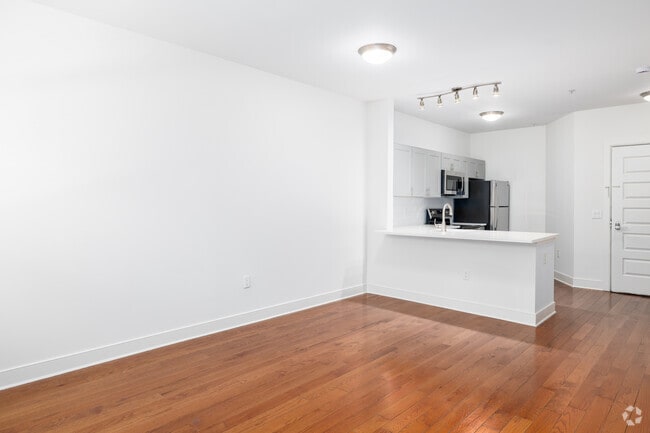 1BR, 1BA - 740SF - Living Area