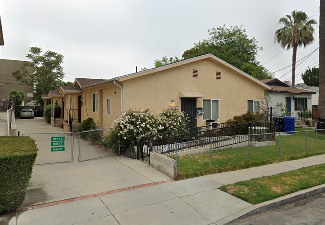 Building Photo - 10871 Kling St Unit 10871