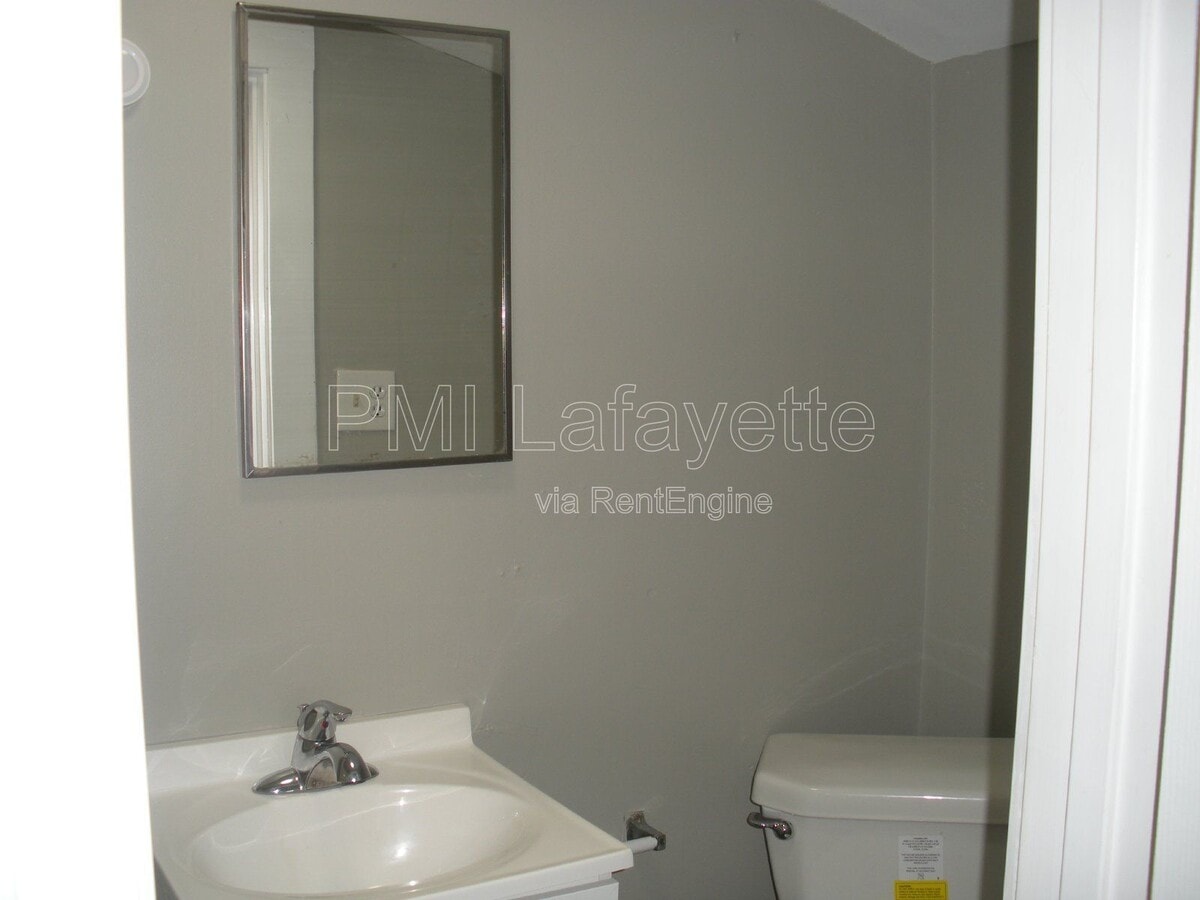 Photo - 1724 Charles St