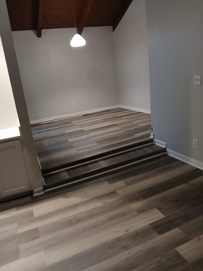 Photo - 3575 Oakvale Rd